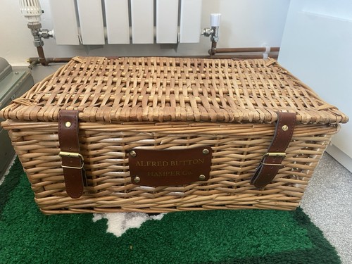 Alfred button hamper - &, co